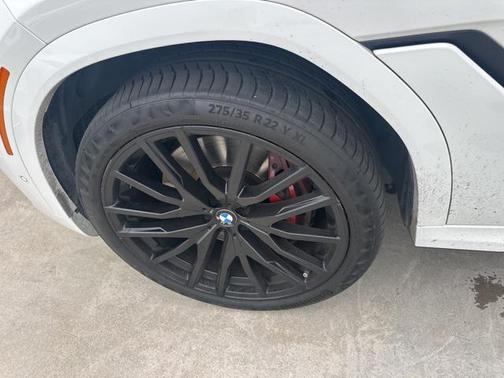 2022 BMW X6 M50i