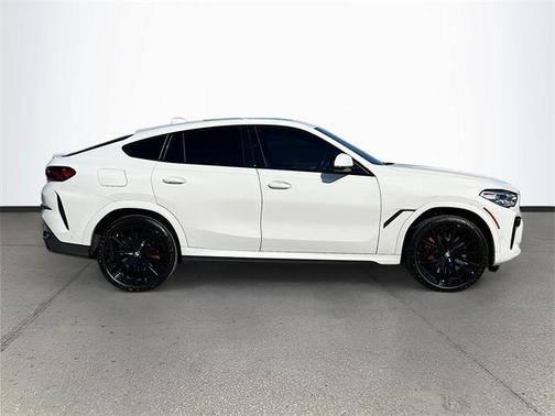 2022 BMW X6 M50i