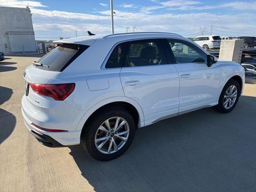 2024 Audi Q3 Premium 45 TFSI S line quattro Tiptronic