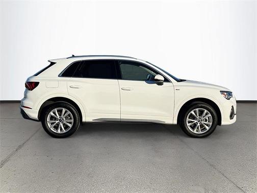 2024 Audi Q3 Premium 45 TFSI S line quattro Tiptronic