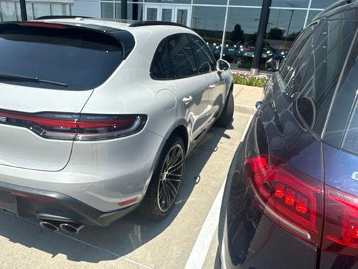 Chalk 2025 Porsche Macan Macan