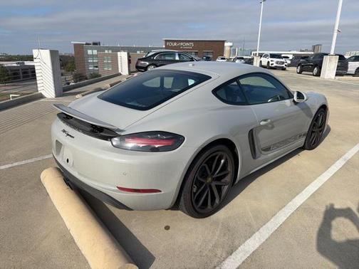 2025 Porsche 718 Cayman Style Edition