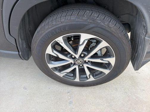 2024 Toyota Corolla Cross XLE