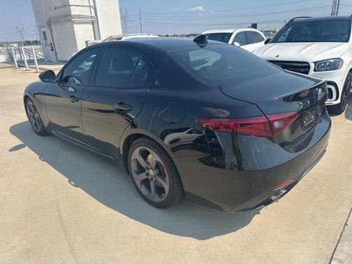 2019 Alfa Romeo Giulia Sport
