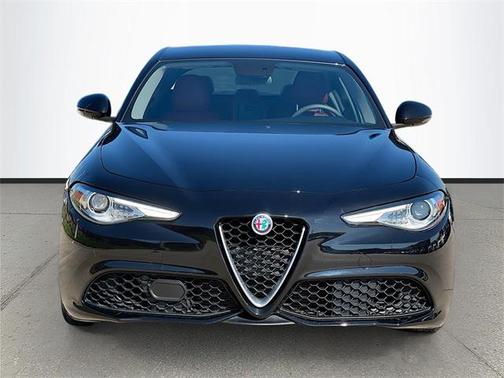 2019 Alfa Romeo Giulia Sport