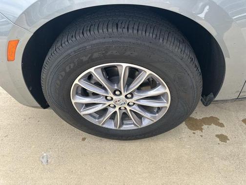 2024 Buick Enclave Essence FWD