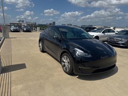 2022 Tesla Model Y Long Range Dual Motor All-Wheel Drive