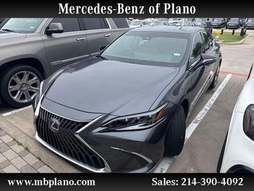 2022 Lexus ES 300h Ultra Luxury