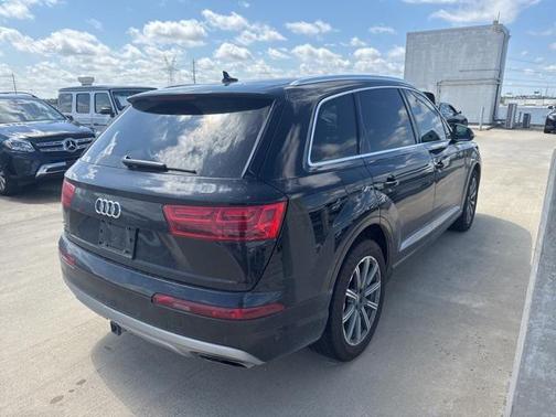2019 Audi Q7 55 Prestige