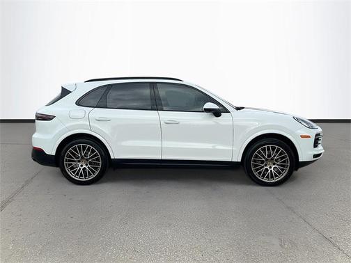 2023 Porsche Cayenne Platinum Edition