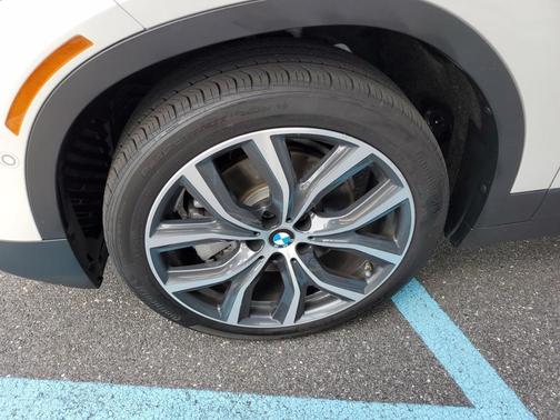 Photo 4 of 33 of 2020 BMW X2 xDrive28i