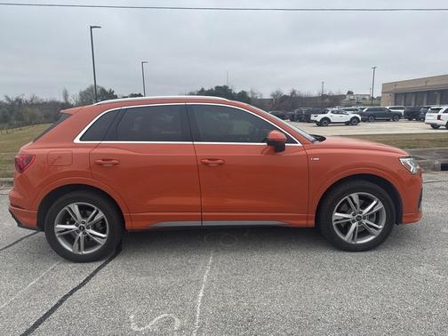 2022 Audi Q3 45 S line Premium