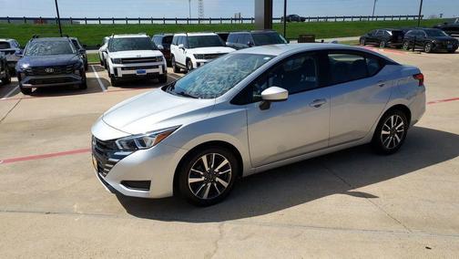 2023 Nissan Versa 1.6 SV