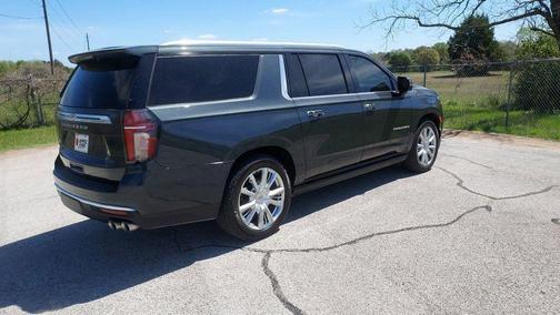 2022 Chevrolet Suburban High Country