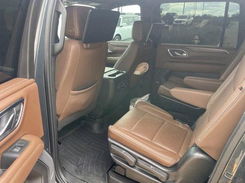 2022 Chevrolet Suburban High Country