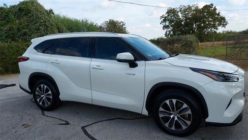 2021 Toyota Highlander Hybrid XLE