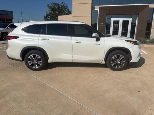 2021 Toyota Highlander Hybrid XLE