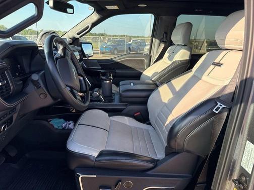 2023 Ford F-150 Lightning Platinum