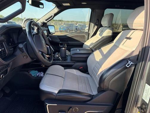 2023 Ford F-150 Lightning Platinum