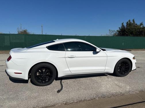 2019 Ford Mustang EcoBoost