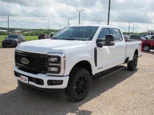 Oxford White 2026 Ford F-350 Lariat Super Duty
