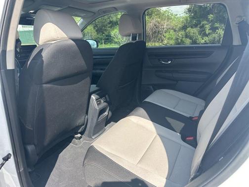 White 2023 Honda CR-V EX