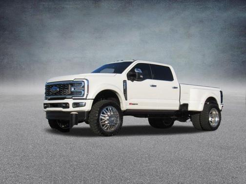 White Metallic 2024 Ford F-450 Platinum
