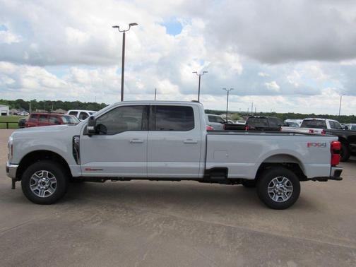Avalanche 2026 Ford F-350 Lariat Super Duty
