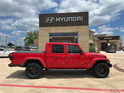 Firecracker Red Clearcoat 2024 Jeep Gladiator Texas Trail