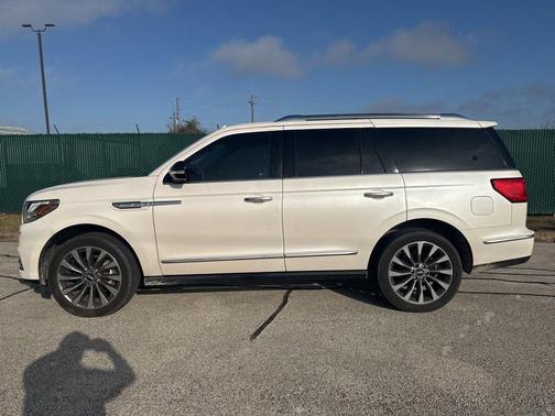 2019 Lincoln Navigator Select