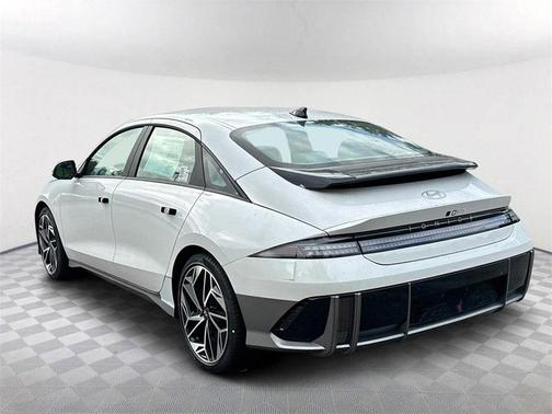 2025 Hyundai IONIQ 6 SEL