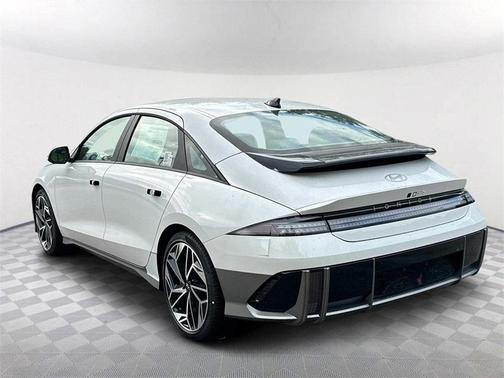 2025 Hyundai IONIQ 6 SEL