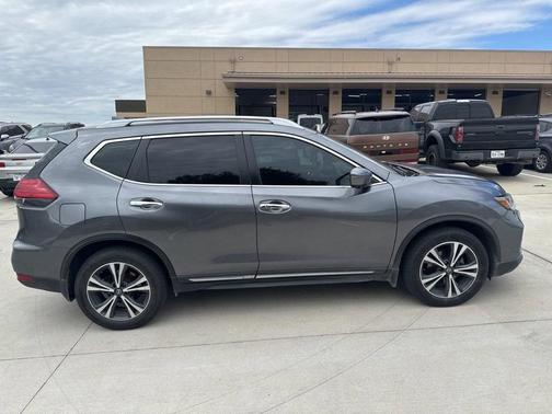 2017 Nissan Rogue SL