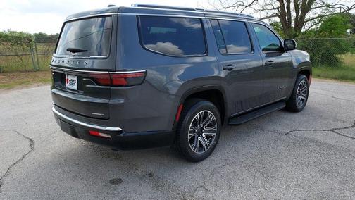 Metallic 2023 Jeep Wagoneer Series II