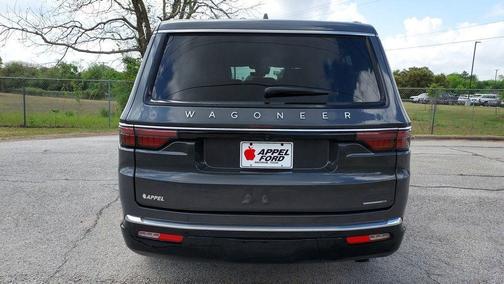 Metallic 2023 Jeep Wagoneer Series II
