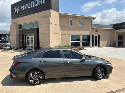 2024 Hyundai ELANTRA HEV Limited