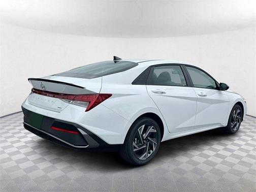 2025 Hyundai ELANTRA HEV SEL Sport