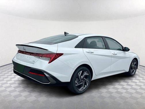 2025 Hyundai ELANTRA HEV SEL Sport