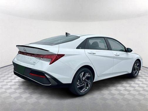 2025 Hyundai ELANTRA HEV SEL Sport