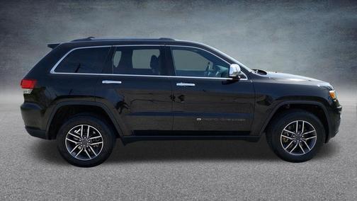 Diamond Black 2022 Jeep Grand Cherokee WK Limited