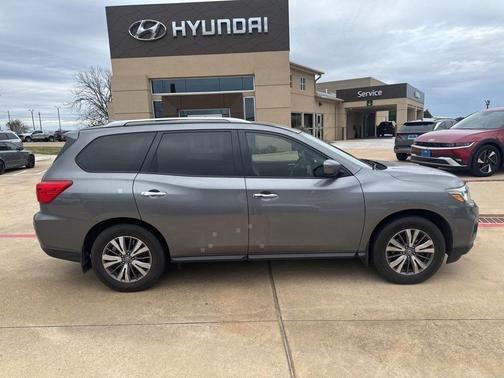 2019 Nissan Pathfinder S