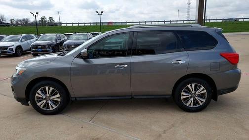 2019 Nissan Pathfinder S