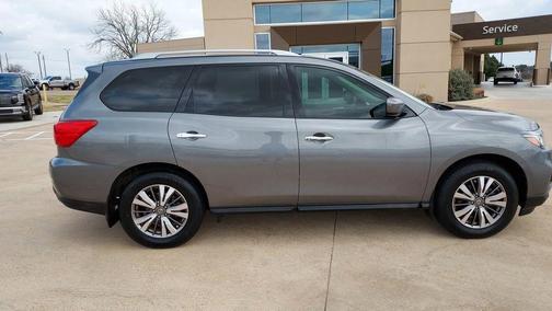 2019 Nissan Pathfinder S