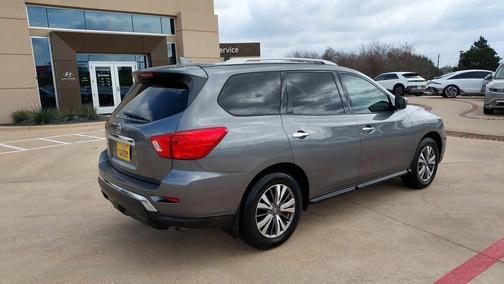 2019 Nissan Pathfinder S