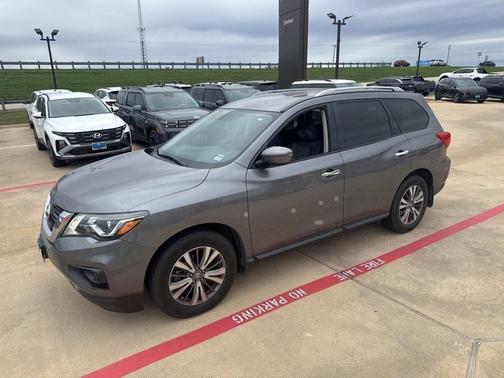 2019 Nissan Pathfinder S