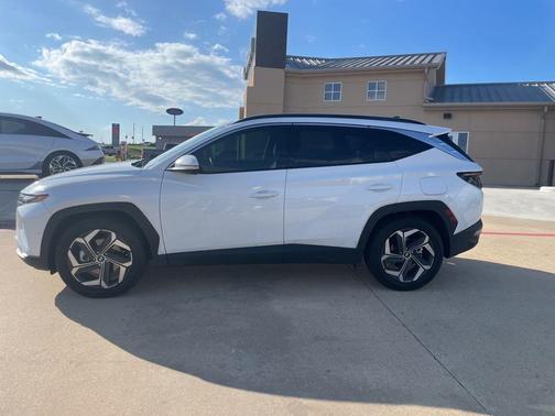 White Pearl 2024 Hyundai TUCSON Limited