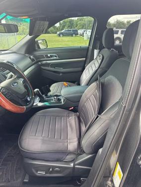 Magnetic 2018 Ford Explorer XLT