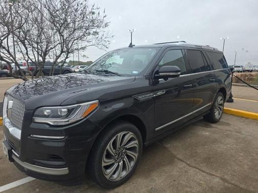 2023 Lincoln Navigator L Reserve