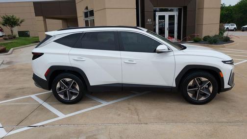 White Pearl 2026 Hyundai TUCSON SEL Premium