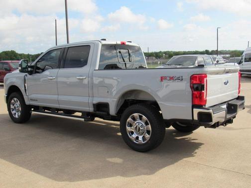 Avalanche 2026 Ford F-250 Lariat